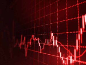 Crypto market crash causes include liquidations, regulations, and economic factors driving losses.